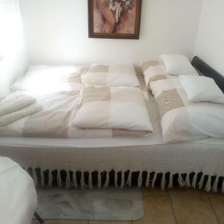 Anna Vendeghaz Hotel Balatonakali Ngoại thất bức ảnh